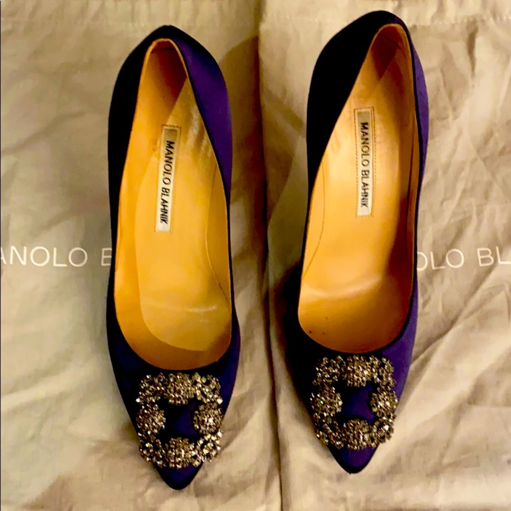 Like new,Manolo Blahnik’s Hangisi Satin Pump, 37.5